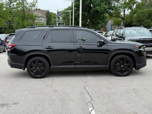 Crystal Black Pearl 2025 Honda Pilot