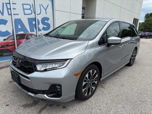 Solar Silver Metallic 2025 Honda Odyssey
