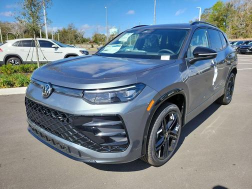 Platinum Gray Metallic 2026 Volkswagen Tiguan 2.0T SE R-Line Black