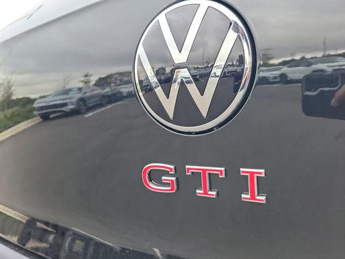 2026 Volkswagen Golf GTI 2.0T SE