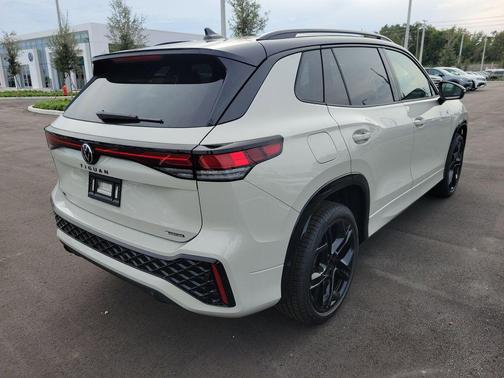 2025 Volkswagen Tiguan 2.0T SE R-Line Black