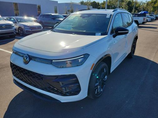 2025 Volkswagen Tiguan 2.0T SE R-Line Black