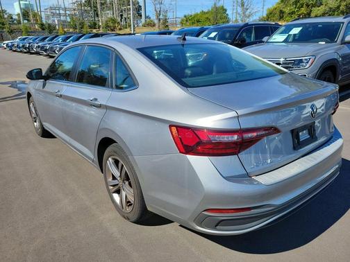 2022 Volkswagen Jetta 1.5T SE