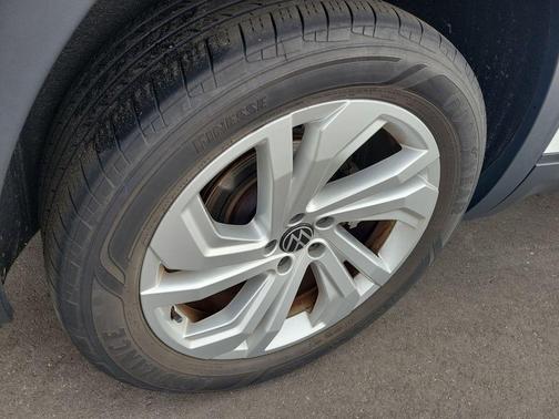 2023 Volkswagen Atlas 3.6L SE w/Technology