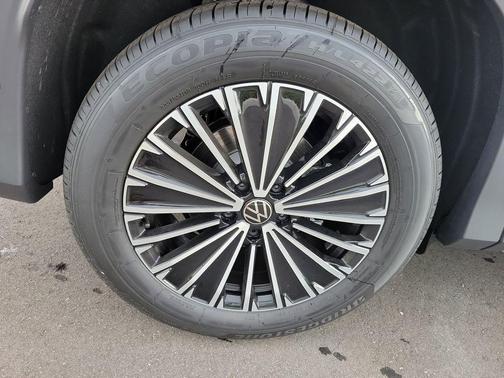 Pure White 2026 Volkswagen Tiguan 2.0T S