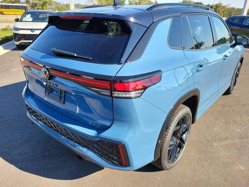 2025 Volkswagen Tiguan 2.0T SE R-Line Black