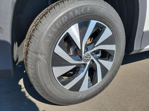 2025 Volkswagen Tiguan 2.0T S