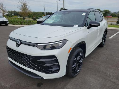 2025 Volkswagen Tiguan 2.0T SE R-Line Black