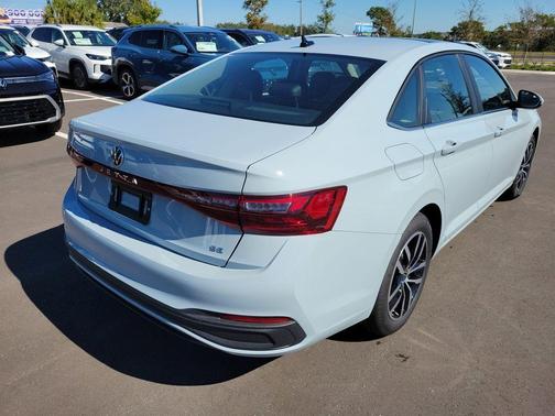 2025 Volkswagen Jetta 1.5T SE