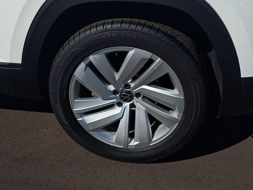 2021 Volkswagen Atlas Cross Sport 2.0T SE w/Technology