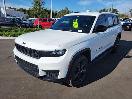2022 Jeep Grand Cherokee L Laredo