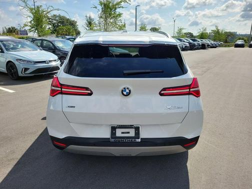 Mineral White Metallic 2025 BMW X3 30 xDrive