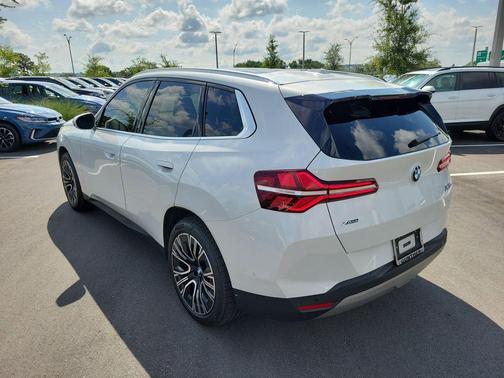 Mineral White Metallic 2025 BMW X3 30 xDrive