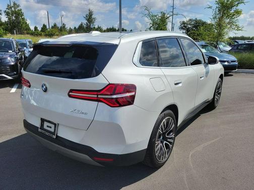 Mineral White Metallic 2025 BMW X3 30 xDrive