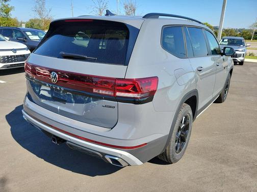 2026 Volkswagen Atlas 2.0T Peak Edition