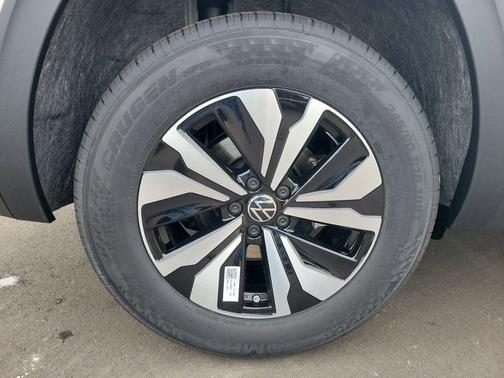 2026 Volkswagen Atlas Cross Sport 2.0T SE