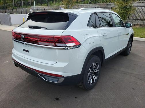 2026 Volkswagen Atlas Cross Sport 2.0T SE