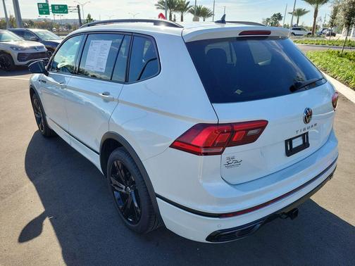 2024 Volkswagen Tiguan 2.0T SE R-Line Black
