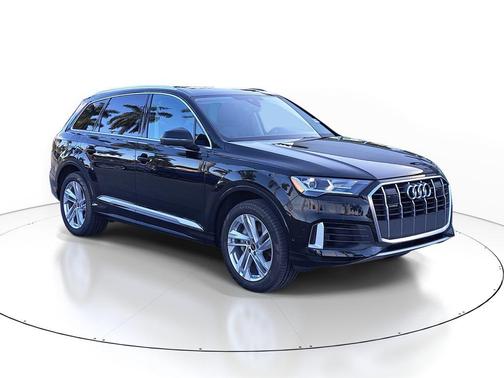 2022 Audi Q7 55 Premium Plus