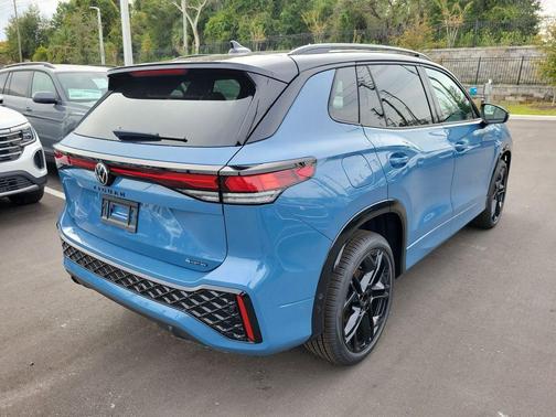 2025 Volkswagen Tiguan 2.0T SE R-Line Black