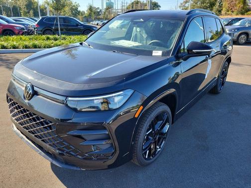 2025 Volkswagen Tiguan 2.0T SE R-Line Black