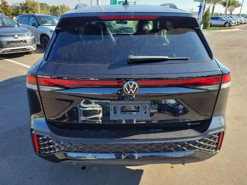 2025 Volkswagen Tiguan 2.0T SE R-Line Black