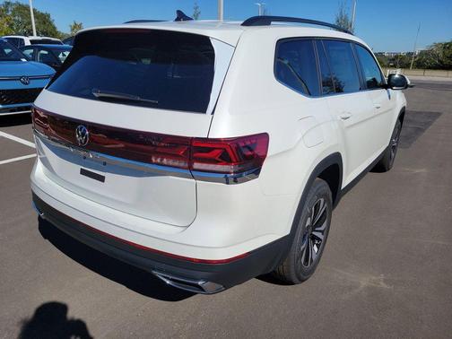 2026 Volkswagen Atlas 2.0T SE