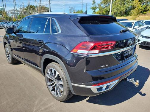 2022 Volkswagen Atlas Cross Sport 3.6L V6 SEL Premium R-Line
