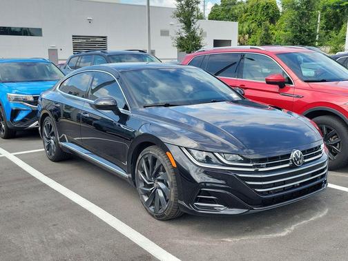 Deep Black Pearl Effect 2023 Volkswagen Arteon 2.0T SEL R-Line