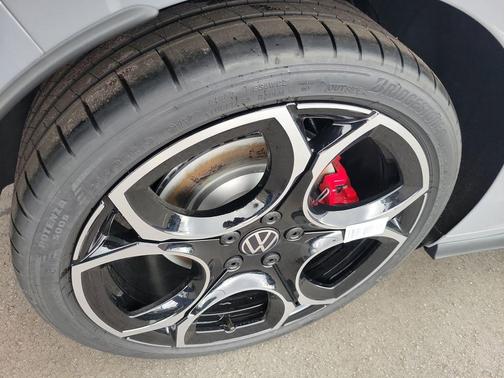 2026 Volkswagen Golf GTI AUTOBAHN