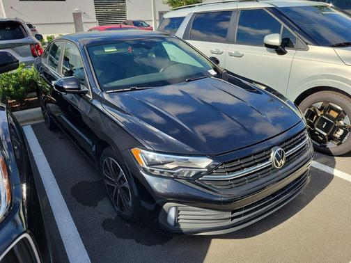 Deep Black Pearl Effect 2023 Volkswagen Jetta 1.5T Sport