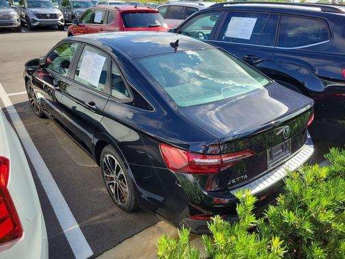 Deep Black Pearl Effect 2023 Volkswagen Jetta 1.5T Sport