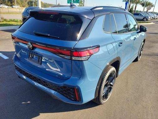 2025 Volkswagen Tiguan 2.0T SE R-Line Black