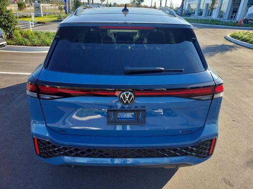 2025 Volkswagen Tiguan 2.0T SE R-Line Black