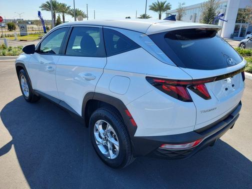 2023 Hyundai TUCSON SE
