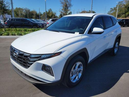 2023 Hyundai TUCSON SE