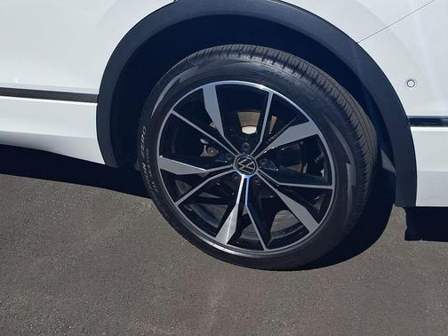 2022 Volkswagen Tiguan 2.0T SEL R-Line