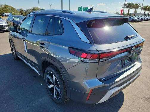 2025 Volkswagen Tiguan 2.0T SE