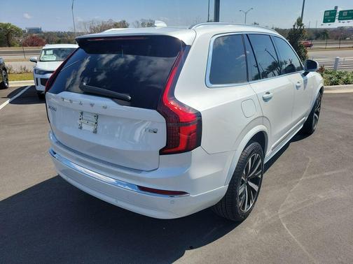 2025 Volvo XC90 Plug-In Hybrid T8 Core 7-Seater