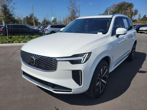 2025 Volvo XC90 Plug-In Hybrid T8 Core 7-Seater