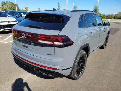 2026 Volkswagen Atlas Cross Sport 2.0T SEL R-Line Black