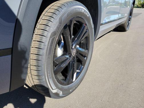 2026 Volkswagen Atlas Cross Sport 2.0T SEL R-Line Black