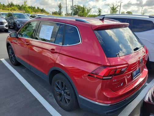 Kings Red 2024 Volkswagen Tiguan 2.0T SE