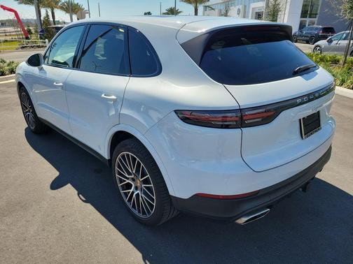 2022 Porsche Cayenne 