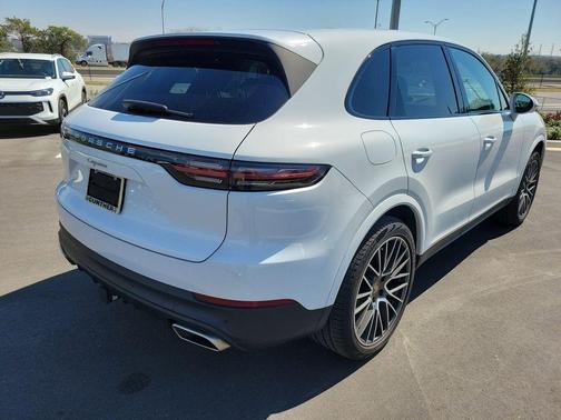 2022 Porsche Cayenne 