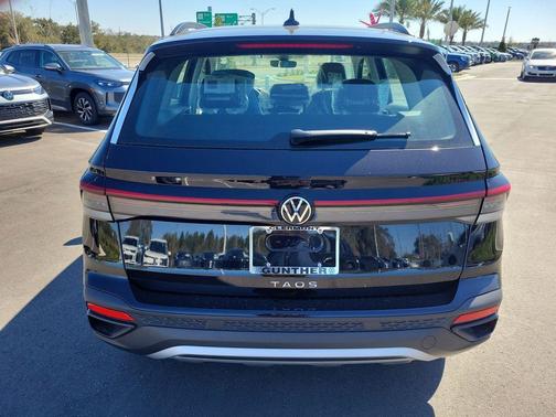 Deep Black Pearl Effect 2026 Volkswagen Taos 1.5T S