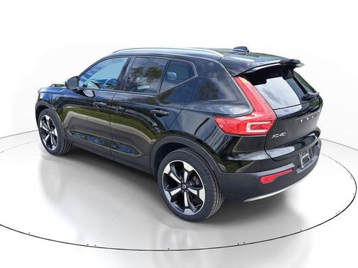 2020 Volvo XC40 T5 Momentum