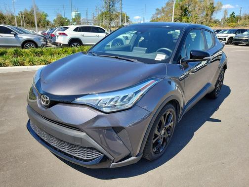 2022 Toyota C-HR XLE