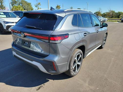 2025 Volkswagen Tiguan 2.0T SE