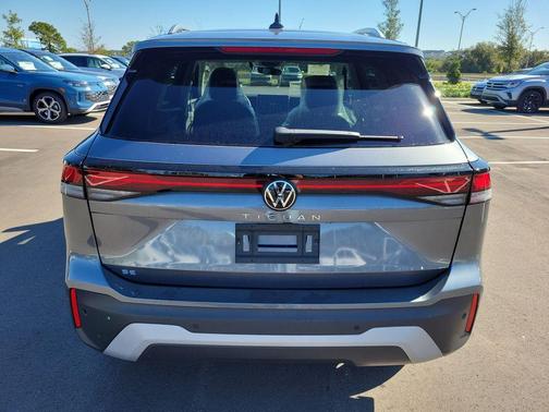 2025 Volkswagen Tiguan 2.0T SE